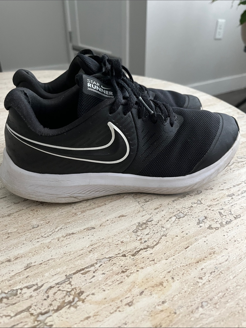 Nike Black & White Star Runner Casual sneakers